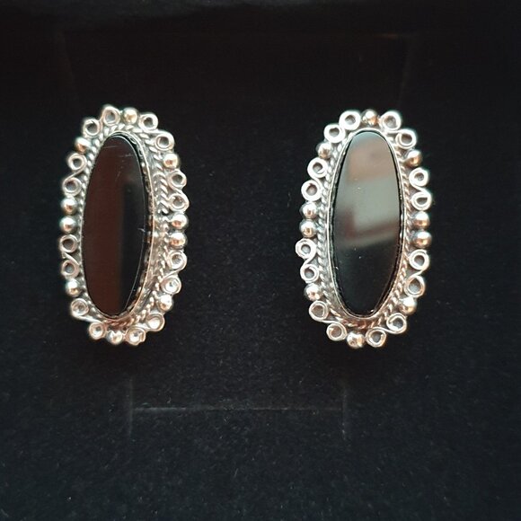 Vintage Navajo Native American Black Onyx Sterling Silver Screw-Back Earrings - Picture 16 of 17